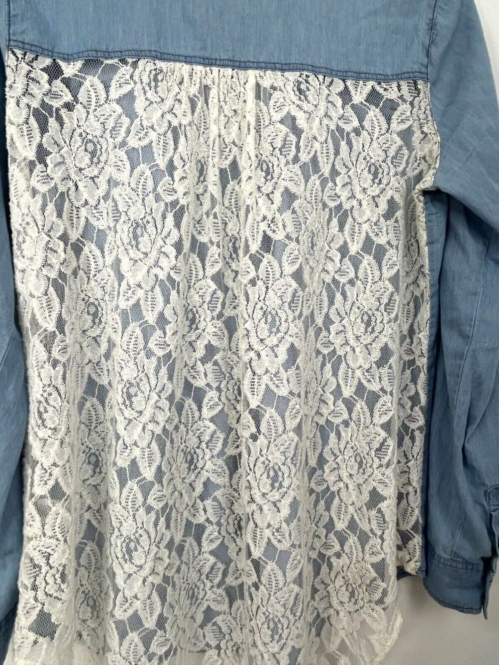 Wishful Park Size L Blue Chambray Button Up Blouse Lace Roll Tab Sleeve Top U3 - Picture 10 of 13